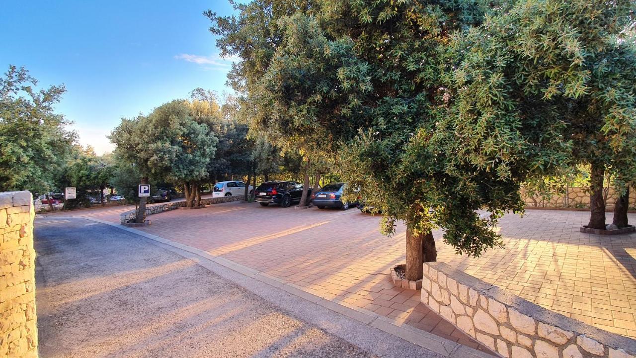 Premium Appartments Suha Punta Kampor エクステリア 写真